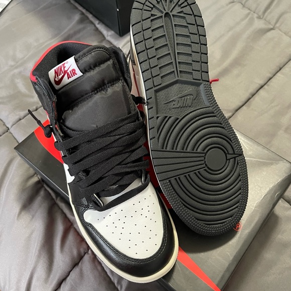 {SOLD}Nike Air Jordan 1 Retro
High OG Shoes in Black/ White/Gym Red - Picture 2 of 2